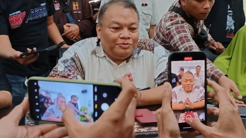 Pernah Berkata Kasar ke Siswa hingga Merokok di Ruang Guru, SMK Telkom Cirebon Ungkap Alasan Pecat Guru Pengkritik Ridwan Kamil