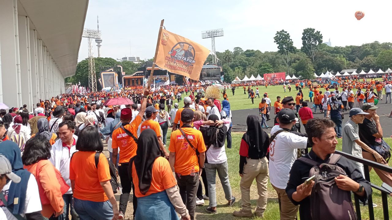 Kampanye Akbar Pramono-Rano Karno di GBK, Massa Yel-Yel 'Jangan Pilih Nomor 1, Pilih Ibu Kota Bukan Jabar'