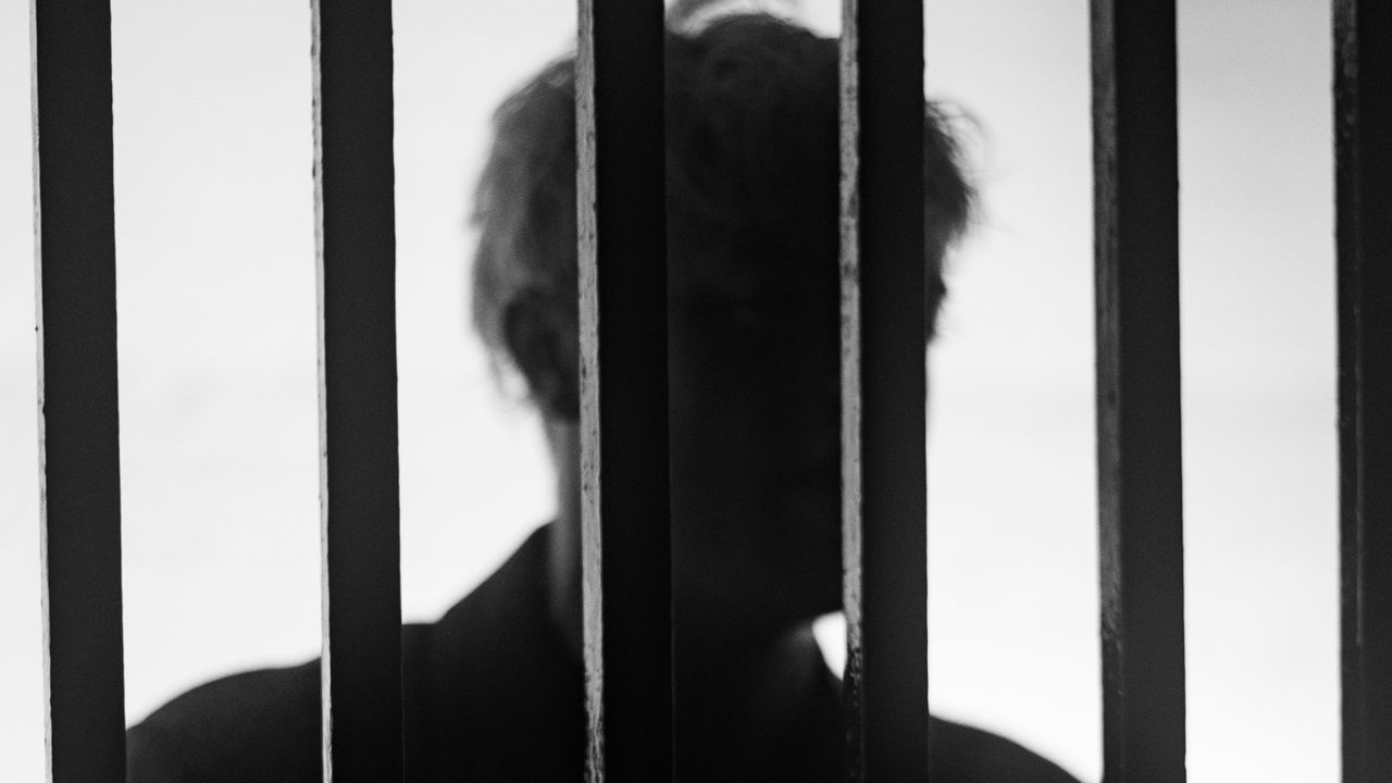 Pria di Gowa Rekam Ibu Mertua Saat Ganti Baju, Videonya Dijual Dijadikan Konten Porno